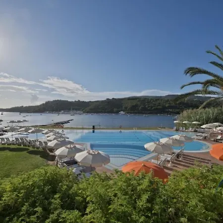 Sleeps 2 Pool Wifi *
