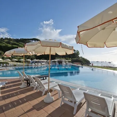 Sleeps 2 Pool Wifi شقة