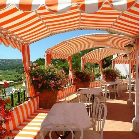 Sleeps 2 Pool Wifi Porto Azzurro