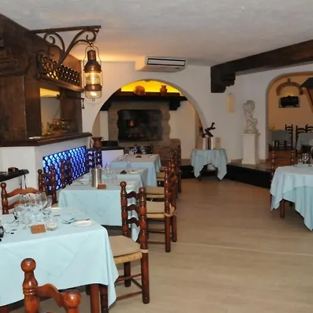 Sleeps 2 Pool Wifi Apartman